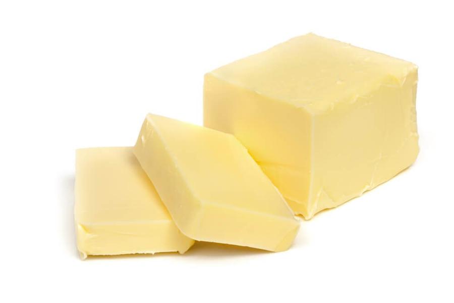 8、白い背景に切り取られているバター.jpg